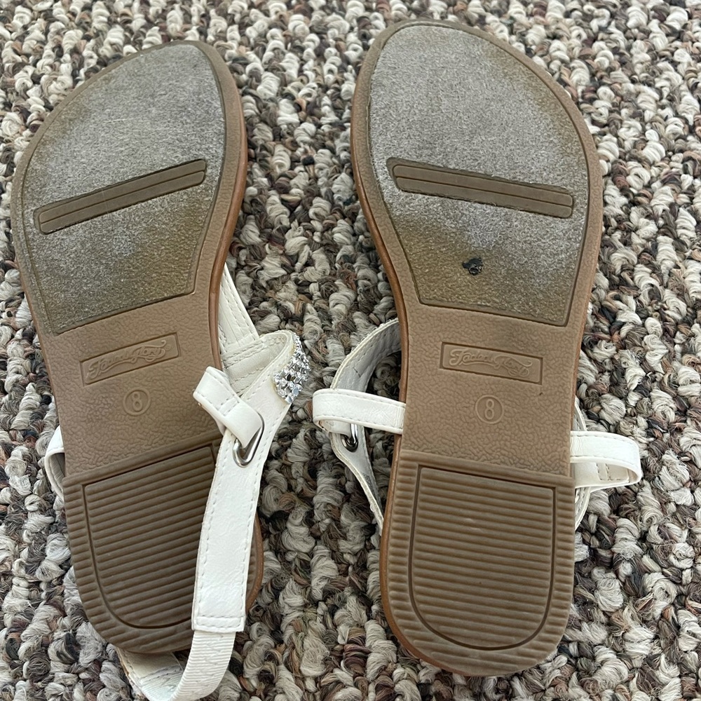 Sandles - Picture 2 of 2